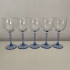 5 Wijnglazen met blauwe voet